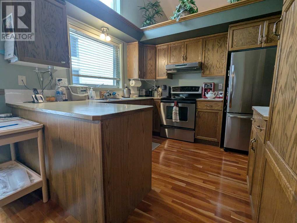 Single Family House Bungalow for Sale in  Douglasview Park SE Douglasdale/Glen Calgary 