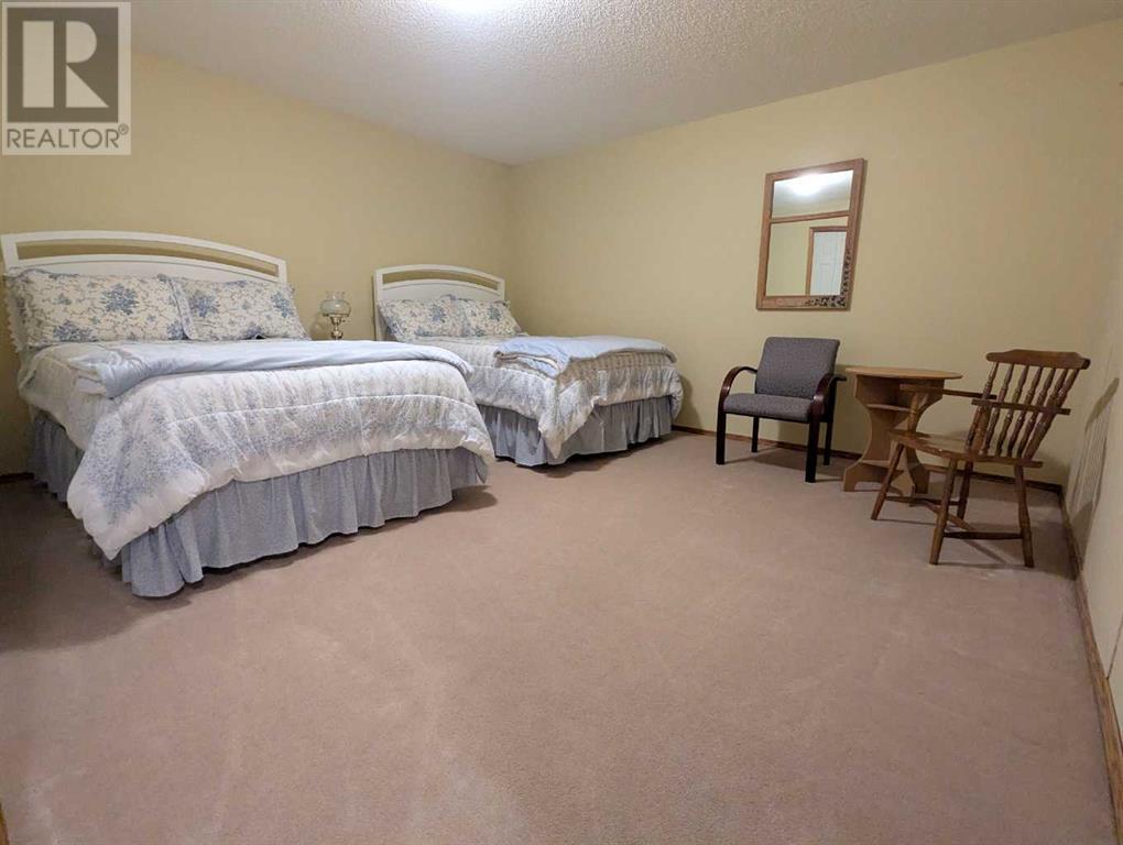 Single Family House Bungalow for Sale in  Douglasview Park SE Douglasdale/Glen Calgary 