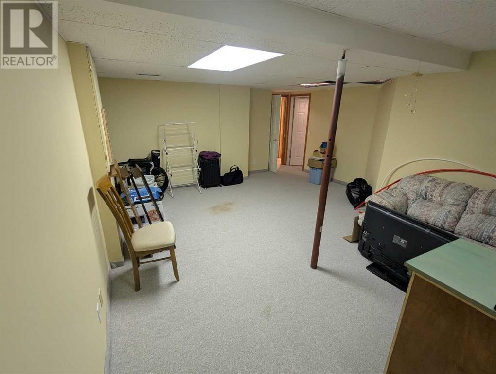Single Family House Bungalow for Sale in  Douglasview Park SE Douglasdale/Glen Calgary 