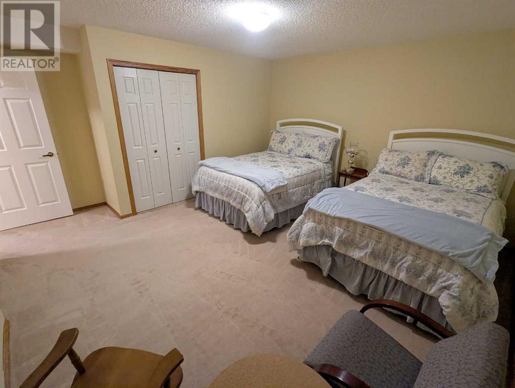 Single Family House Bungalow for Sale in  Douglasview Park SE Douglasdale/Glen Calgary 
