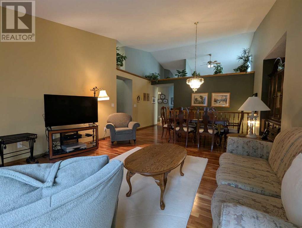 Single Family House Bungalow for Sale in  Douglasview Park SE Douglasdale/Glen Calgary 