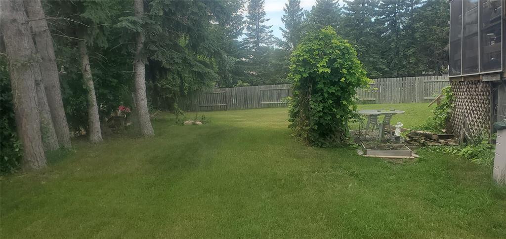 Photo 2 of 58 Sandham Crescent, Winnipeg MB