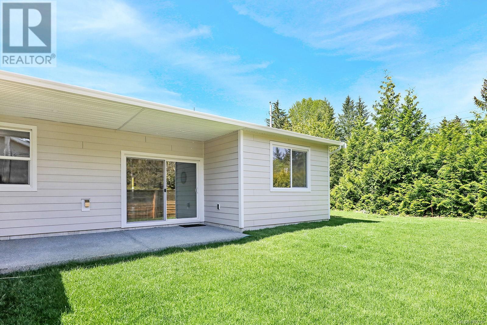 Photo 2 of 1 1505 Croation Rd, Campbell River BC