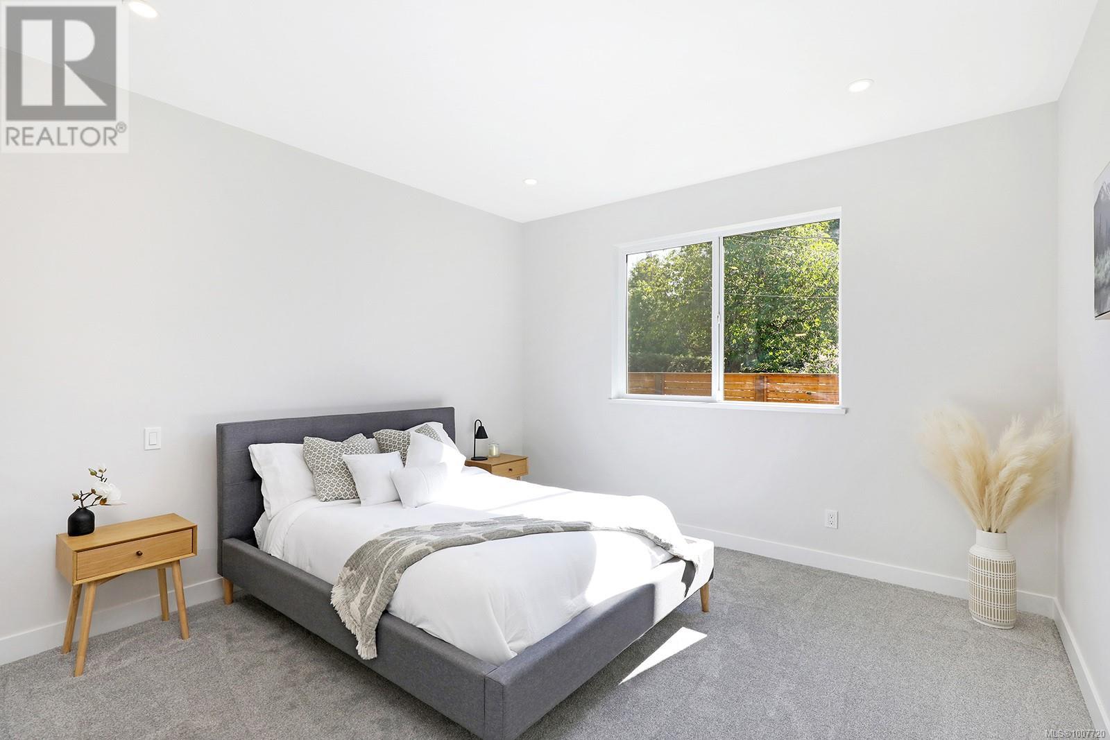 Photo 7 of 1 1505 Croation Rd, Campbell River BC