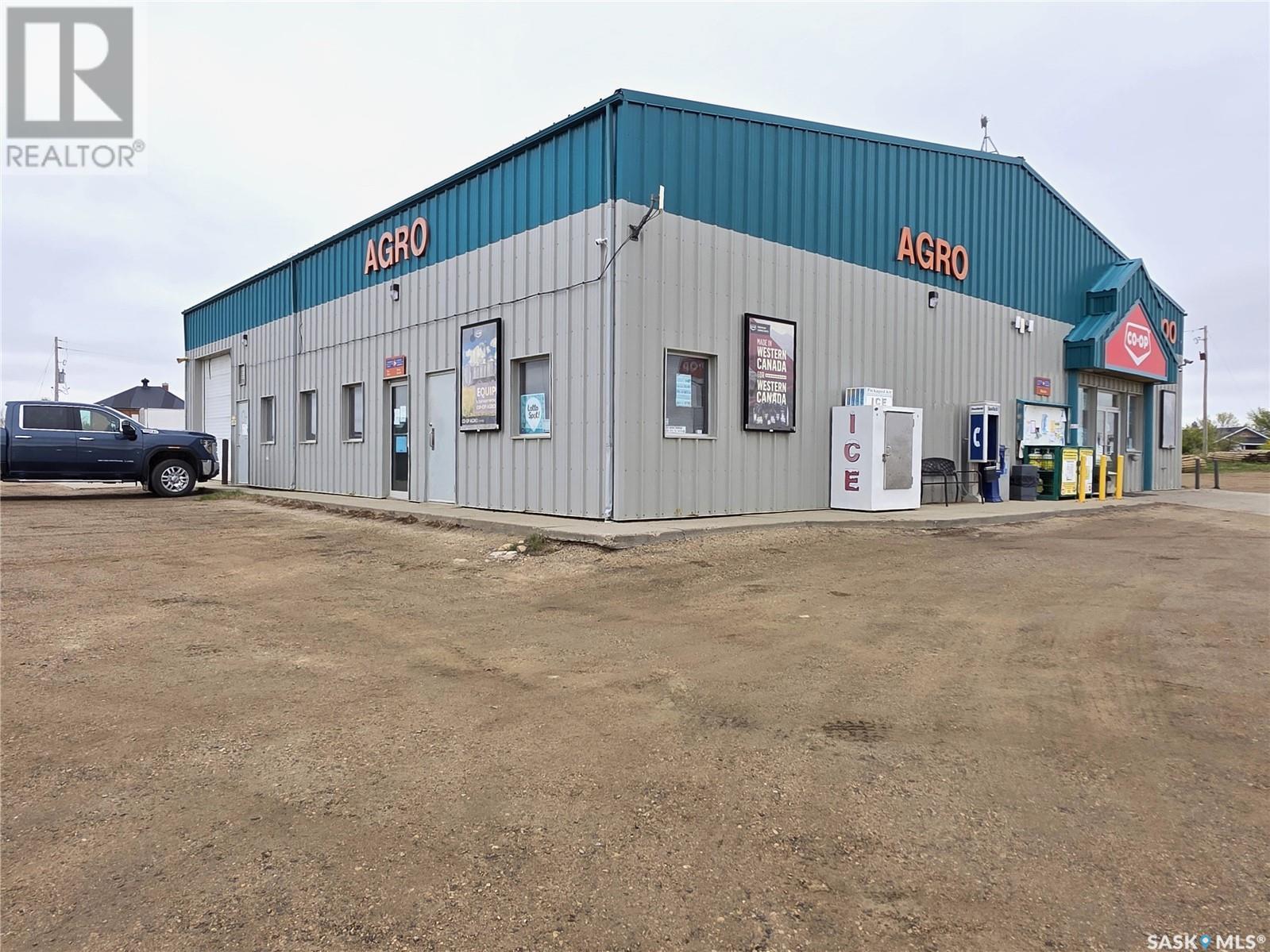 Photo 1 of 401 Main Street, Macrorie SK