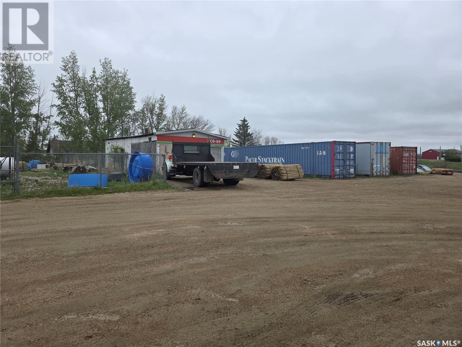 Photo 10 of 401 Main Street, Macrorie SK