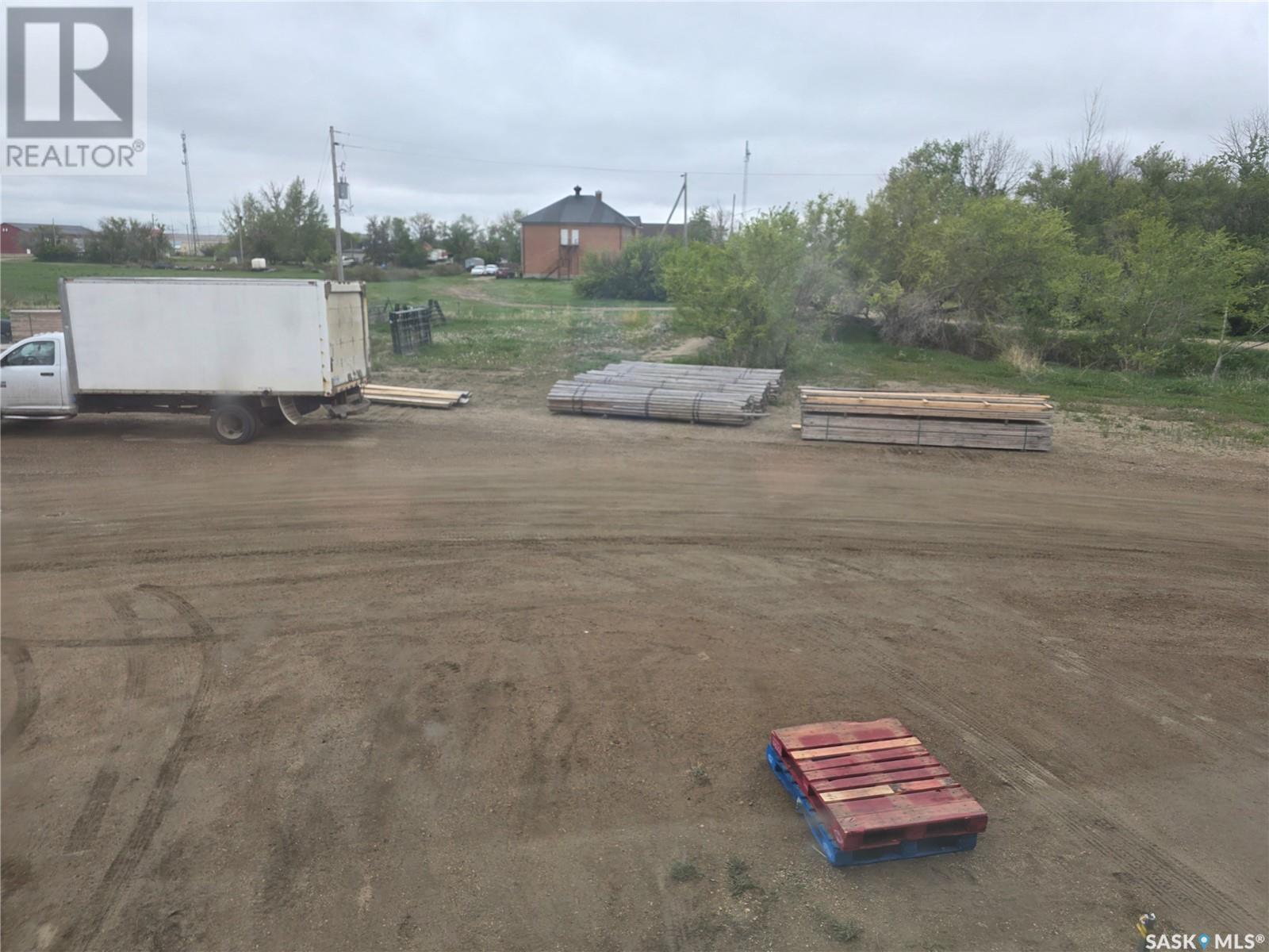Photo 9 of 401 Main Street, Macrorie SK