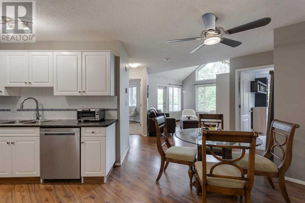 Single Family House for Sale in   Sierra Morena Mews SW Signal Hill Calgary 