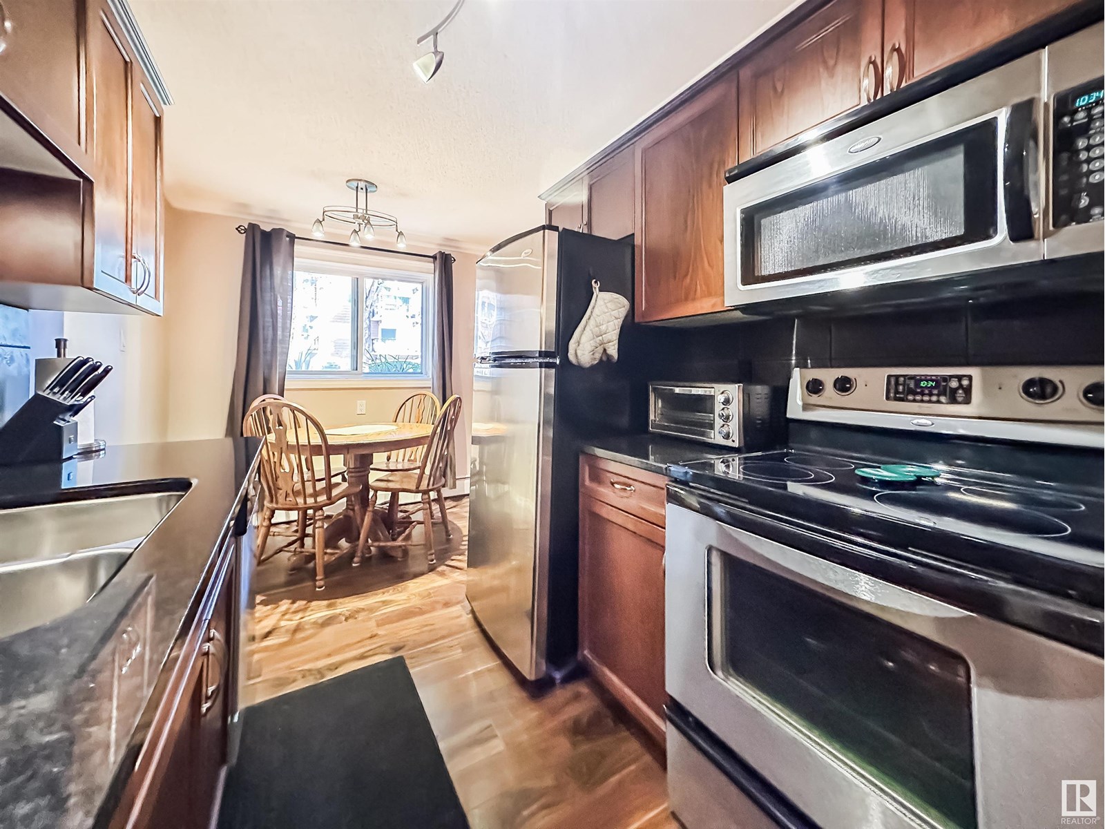 Photo 6 of 101 10555 83 Av Nw, Edmonton AB