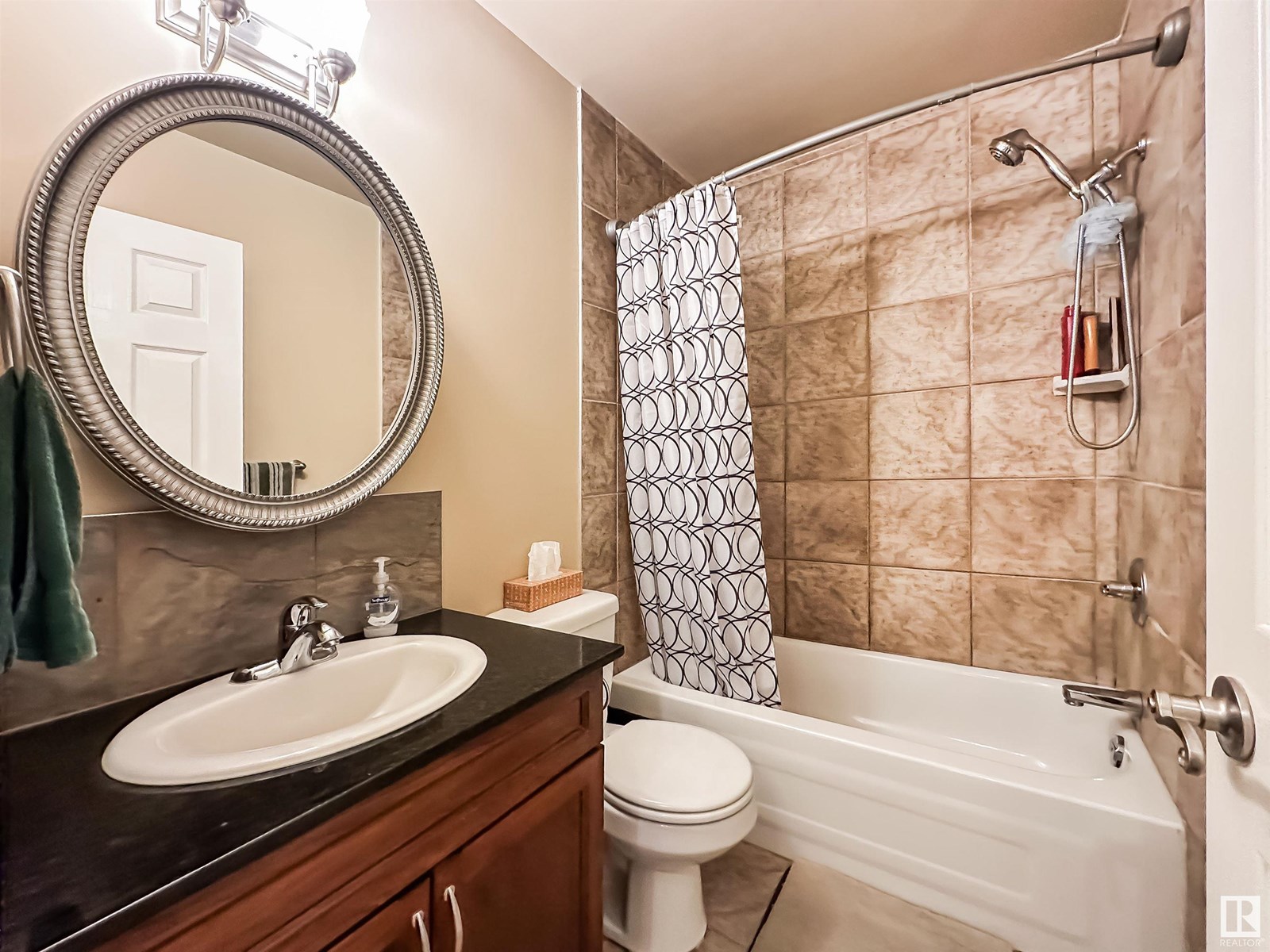 Photo 15 of 101 10555 83 Av Nw, Edmonton AB