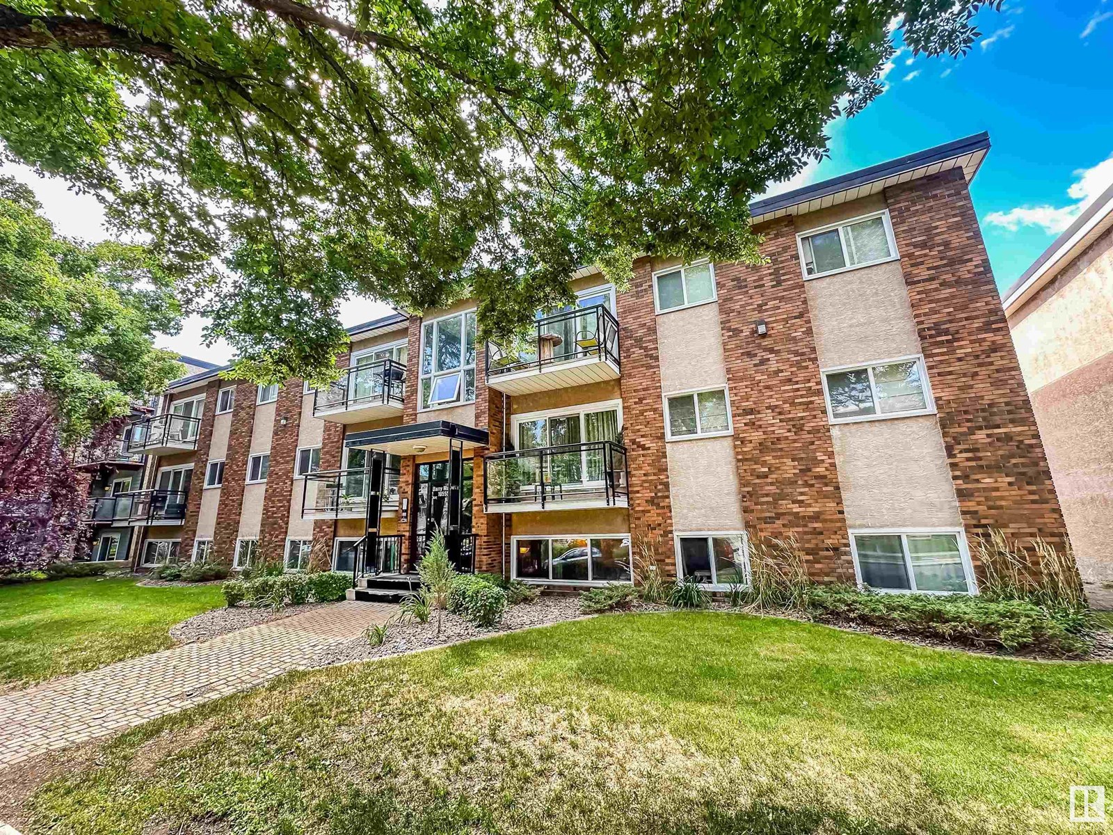 Photo 21 of 101 10555 83 Av Nw, Edmonton AB