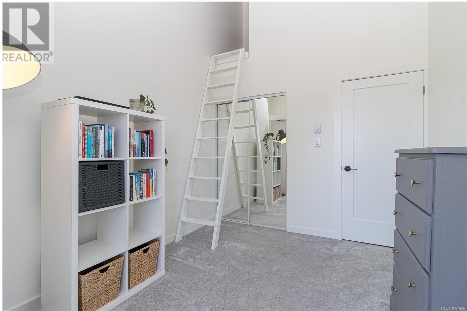 #403 3277 QUADRA ST - Image 14