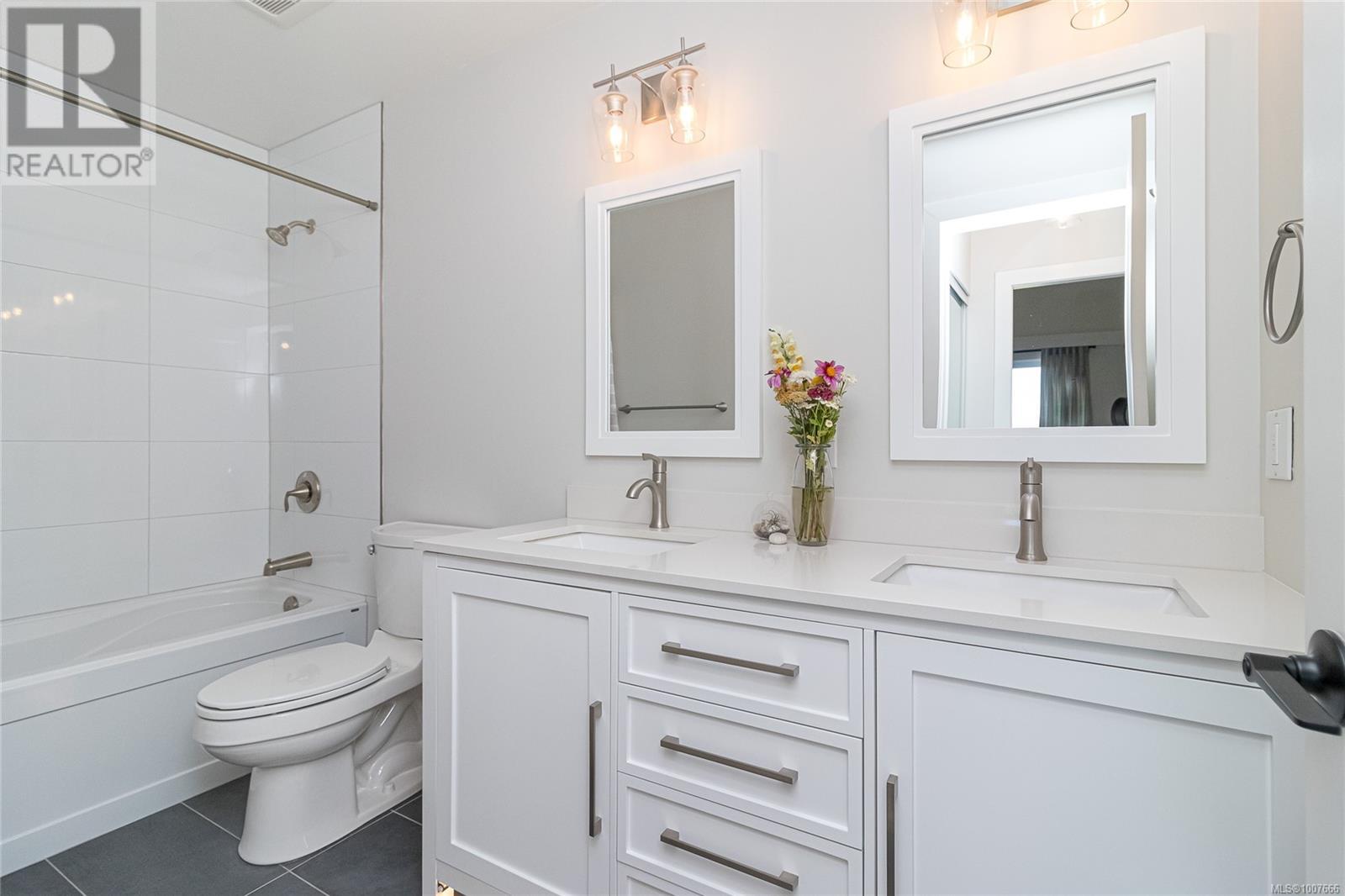 #403 3277 QUADRA ST - Image 15
