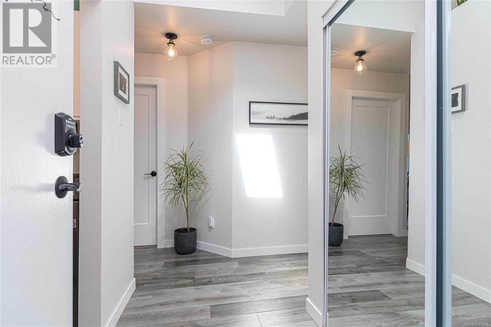 #403 3277 QUADRA ST - Image 18