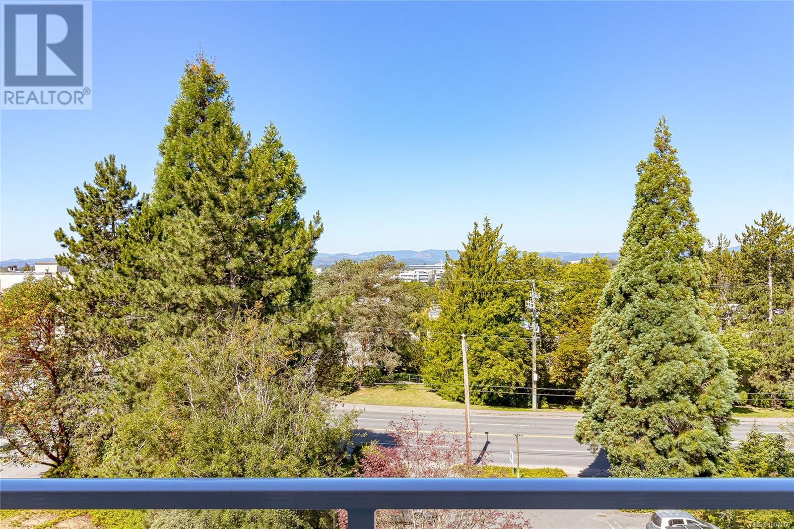 #403 3277 QUADRA ST - Image 21
