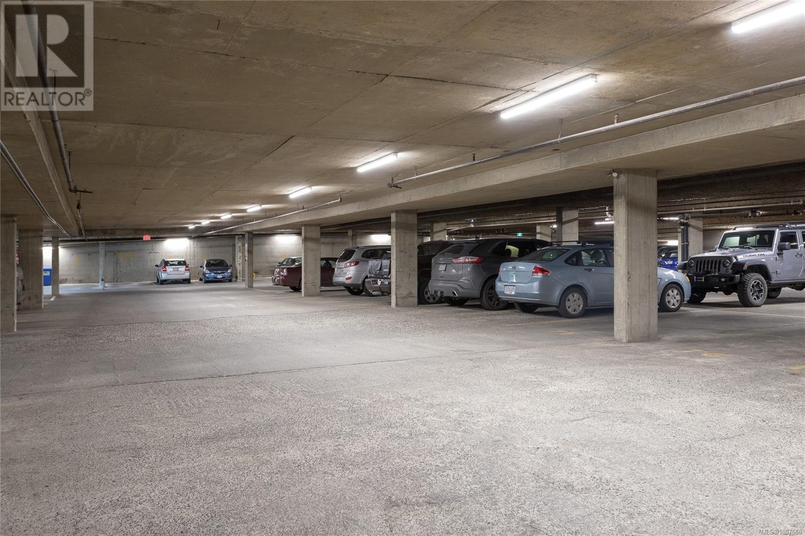 #403 3277 QUADRA ST - Image 24