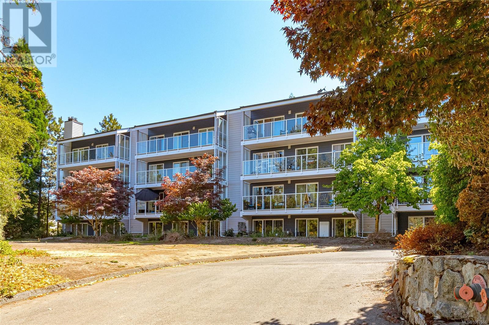 #403 3277 QUADRA ST - Image 29