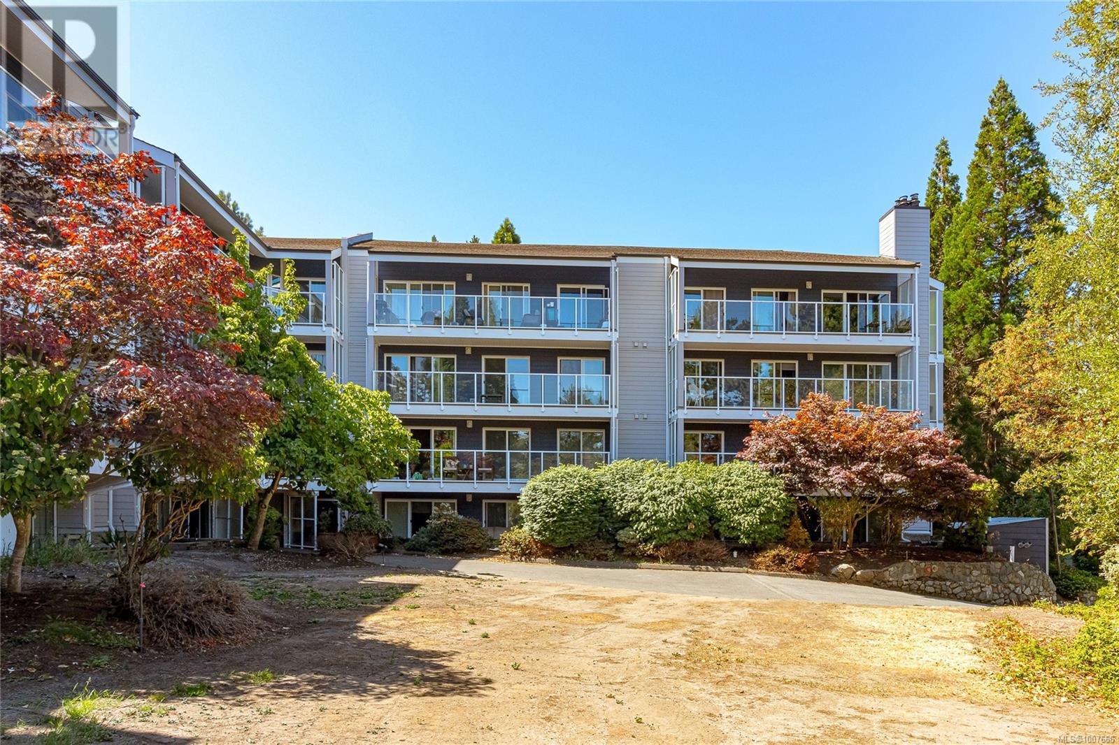 #403 3277 QUADRA ST - Image 30