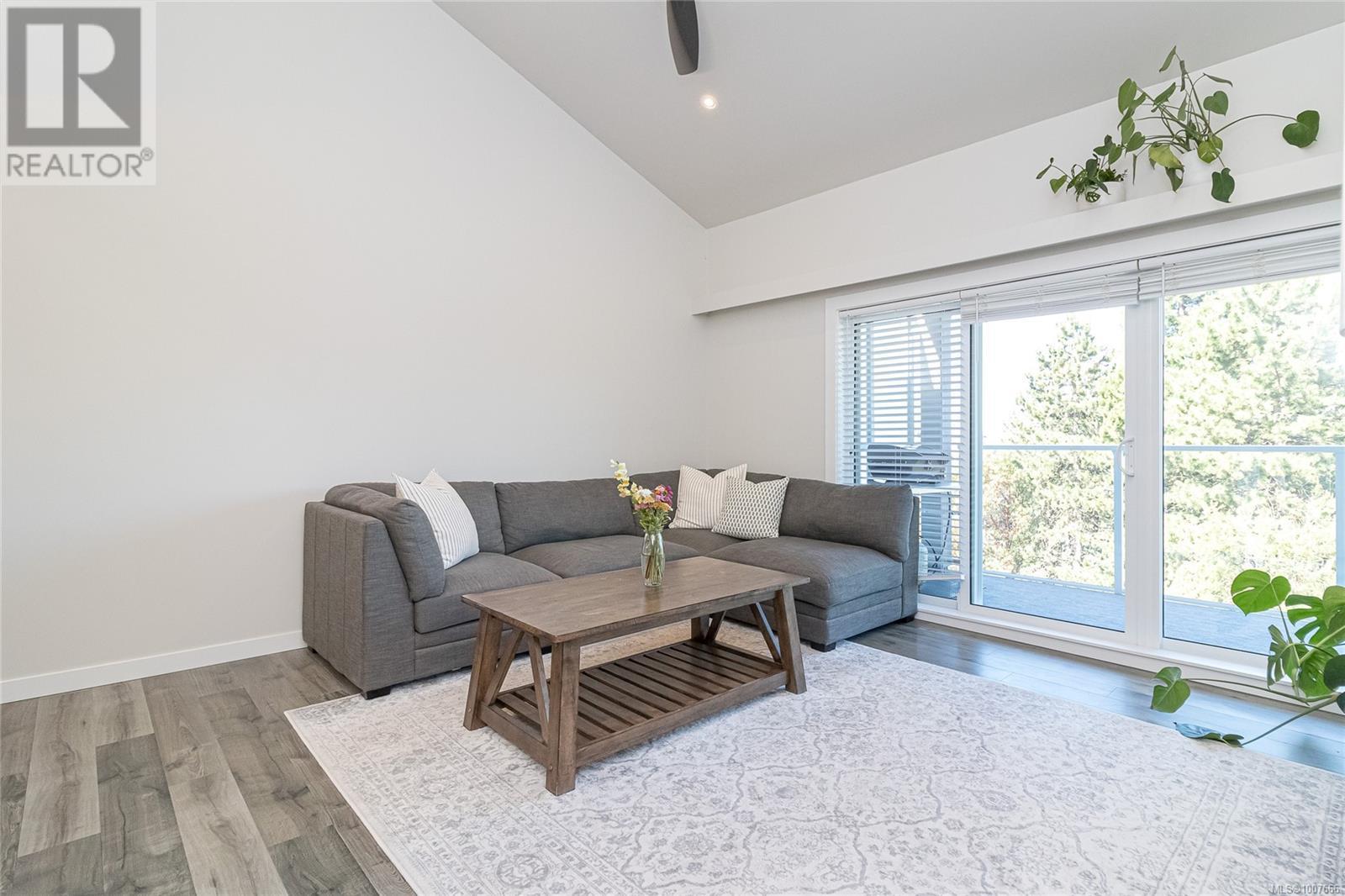 #403 3277 QUADRA ST - Image 4