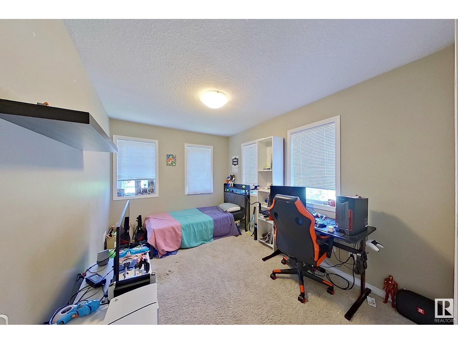 Photo 12 of 1641 Towne Centre Bv Nw, Edmonton AB
