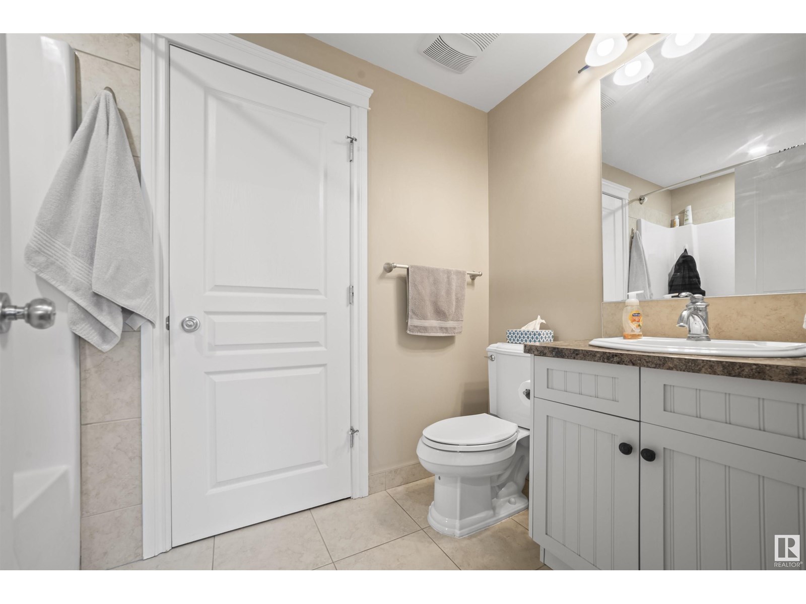 Photo 7 of 405 10232 115 St Nw Nw, Edmonton AB