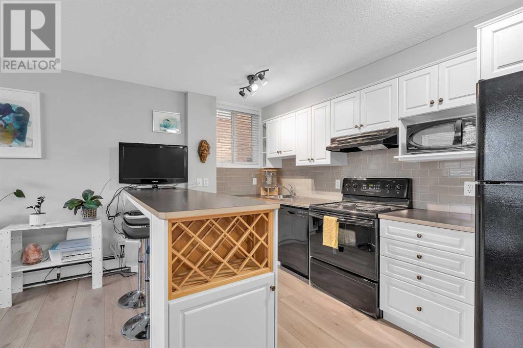Single Family House for Sale in    Avenue SW Mission Calgary 