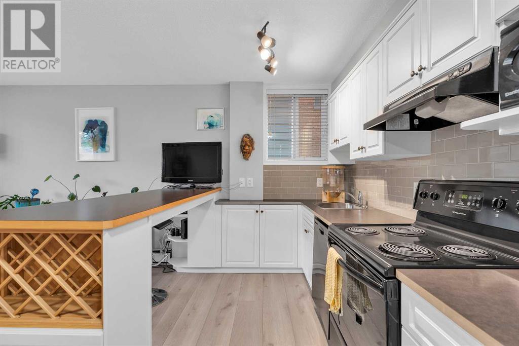 Single Family House for Sale in    Avenue SW Mission Calgary 