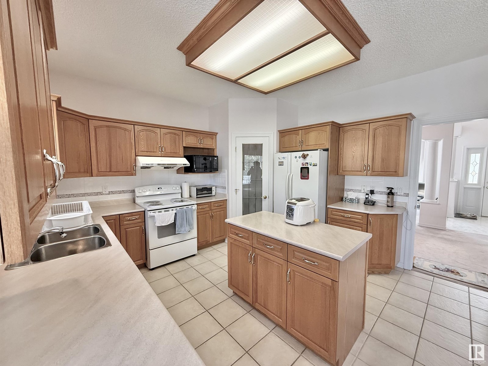 Photo 21 of 8416 160 A Av Nw, Edmonton AB