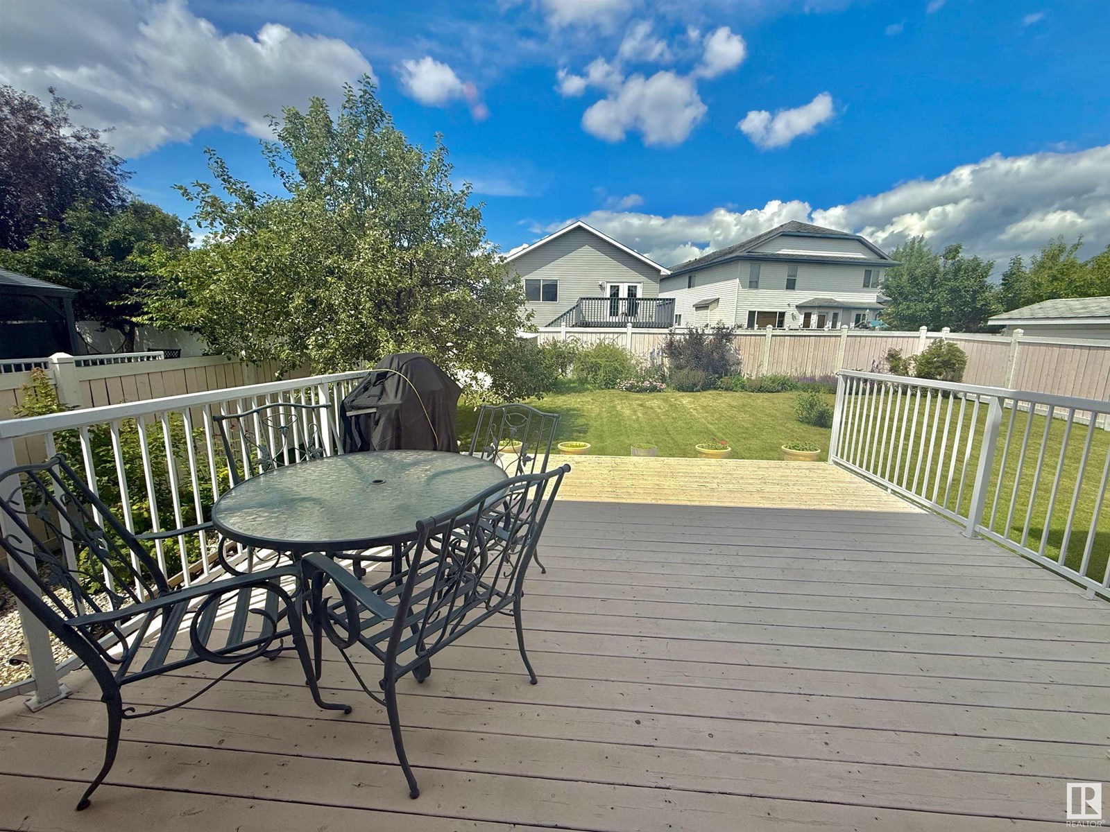 Photo 18 of 8416 160 A Av Nw, Edmonton AB