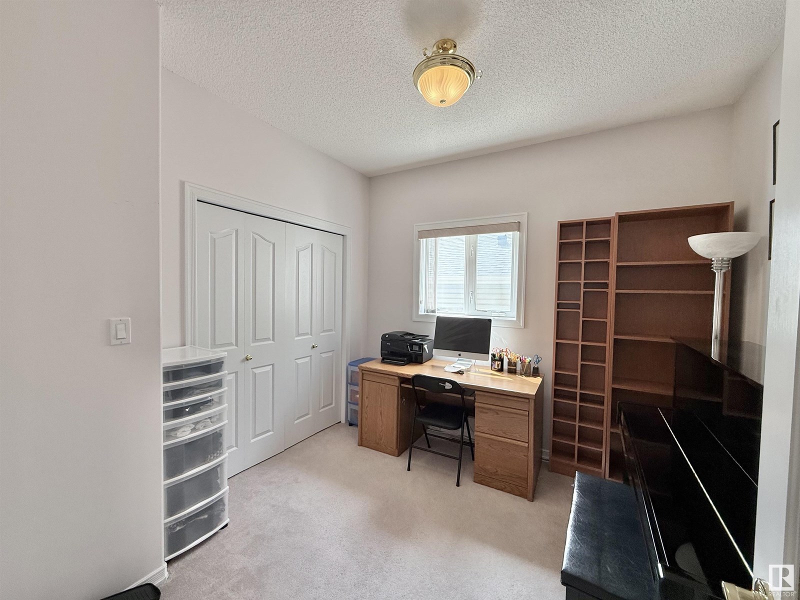Photo 2 of 8416 160 A Av Nw, Edmonton AB