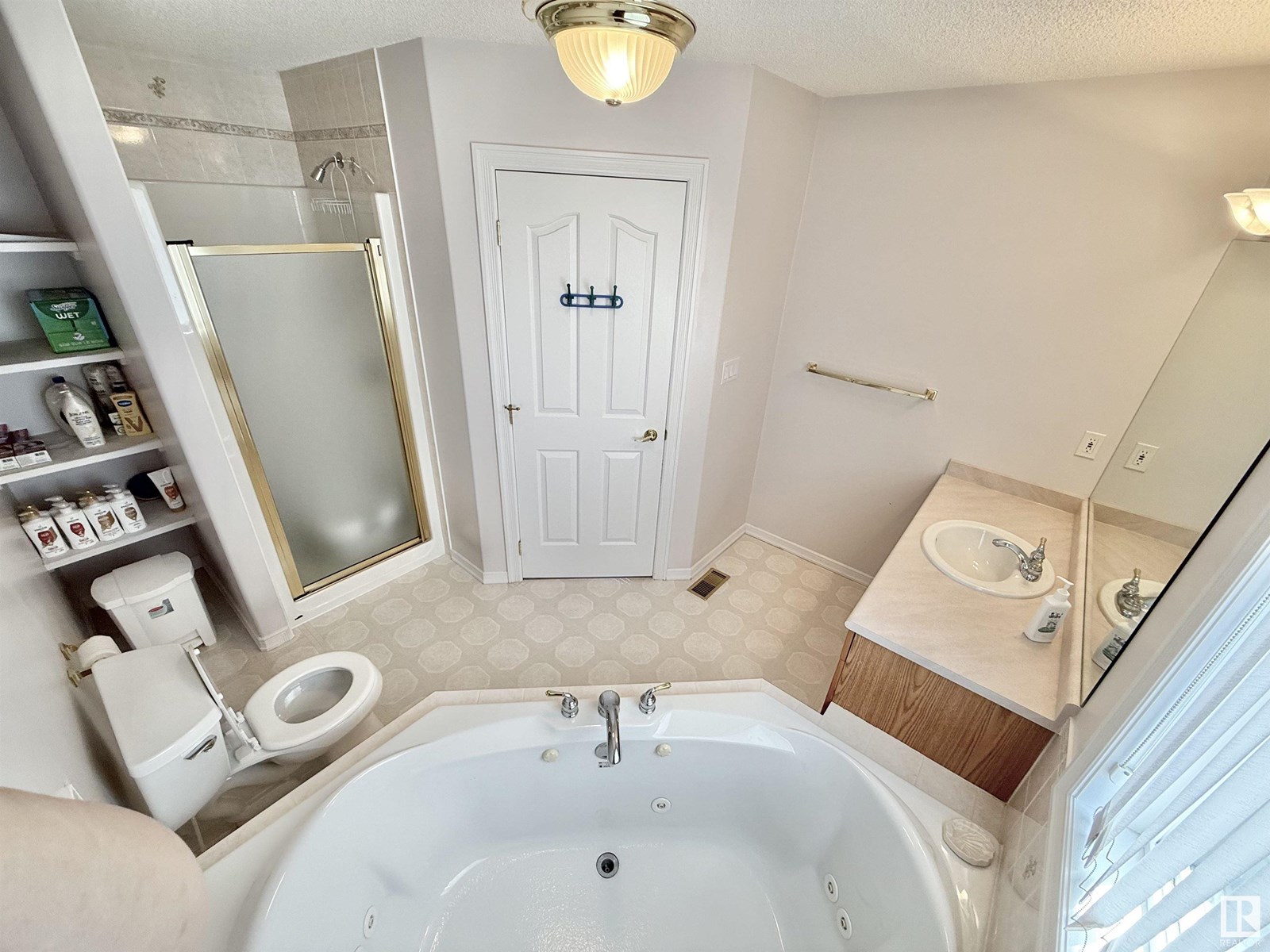 Photo 39 of 8416 160 A Av Nw, Edmonton AB