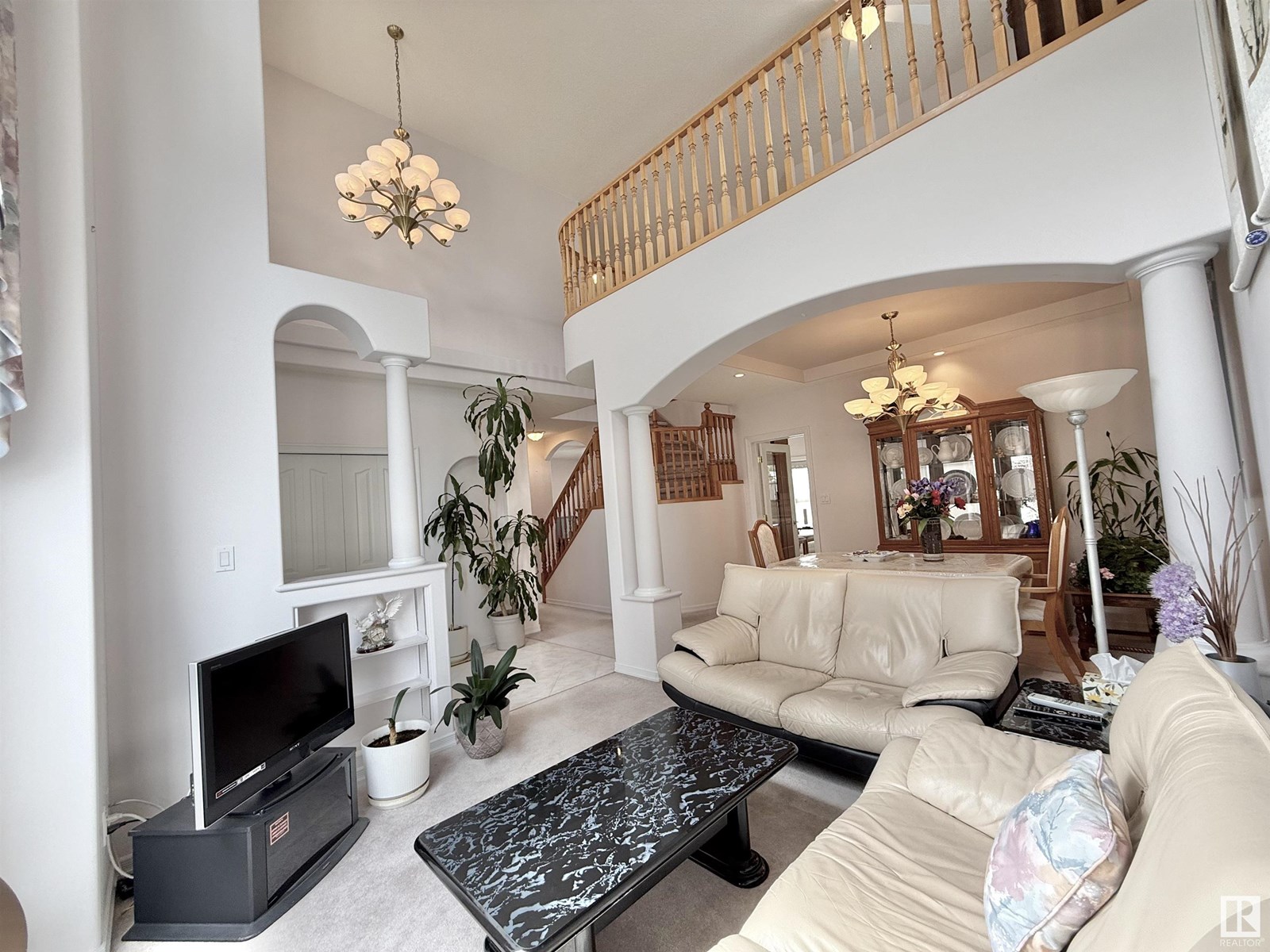Photo 5 of 8416 160 A Av Nw, Edmonton AB