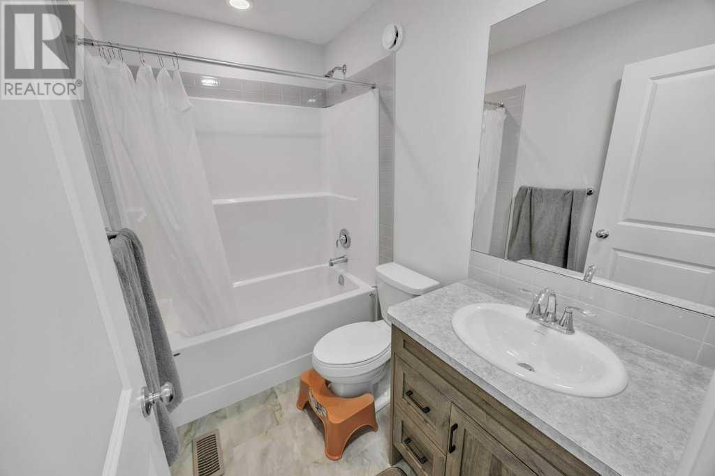 Single Family House for Sale in  Rangeview Drive SE Rangeview Calgary 