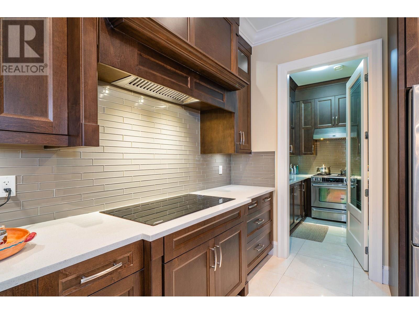 Photo 10 of 9680 Breden Avenue, Richmond BC