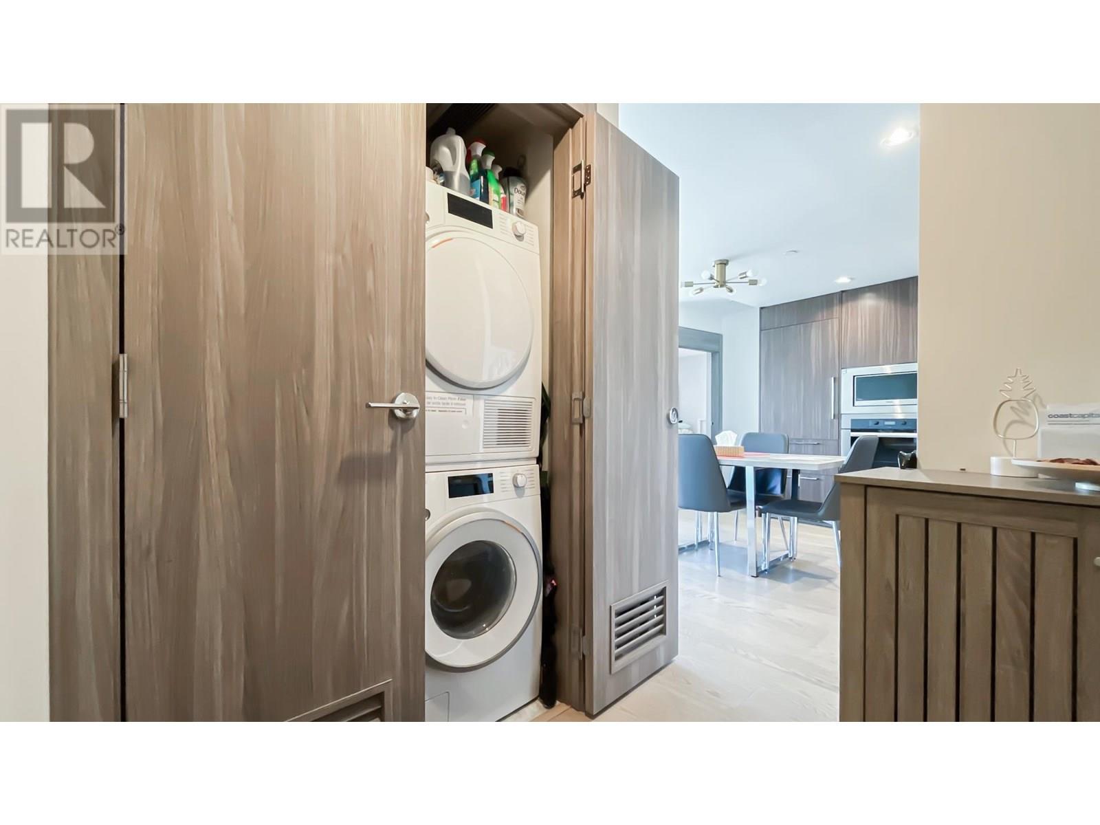 Photo 18 of 2220 89 Nelson Street, Vancouver BC