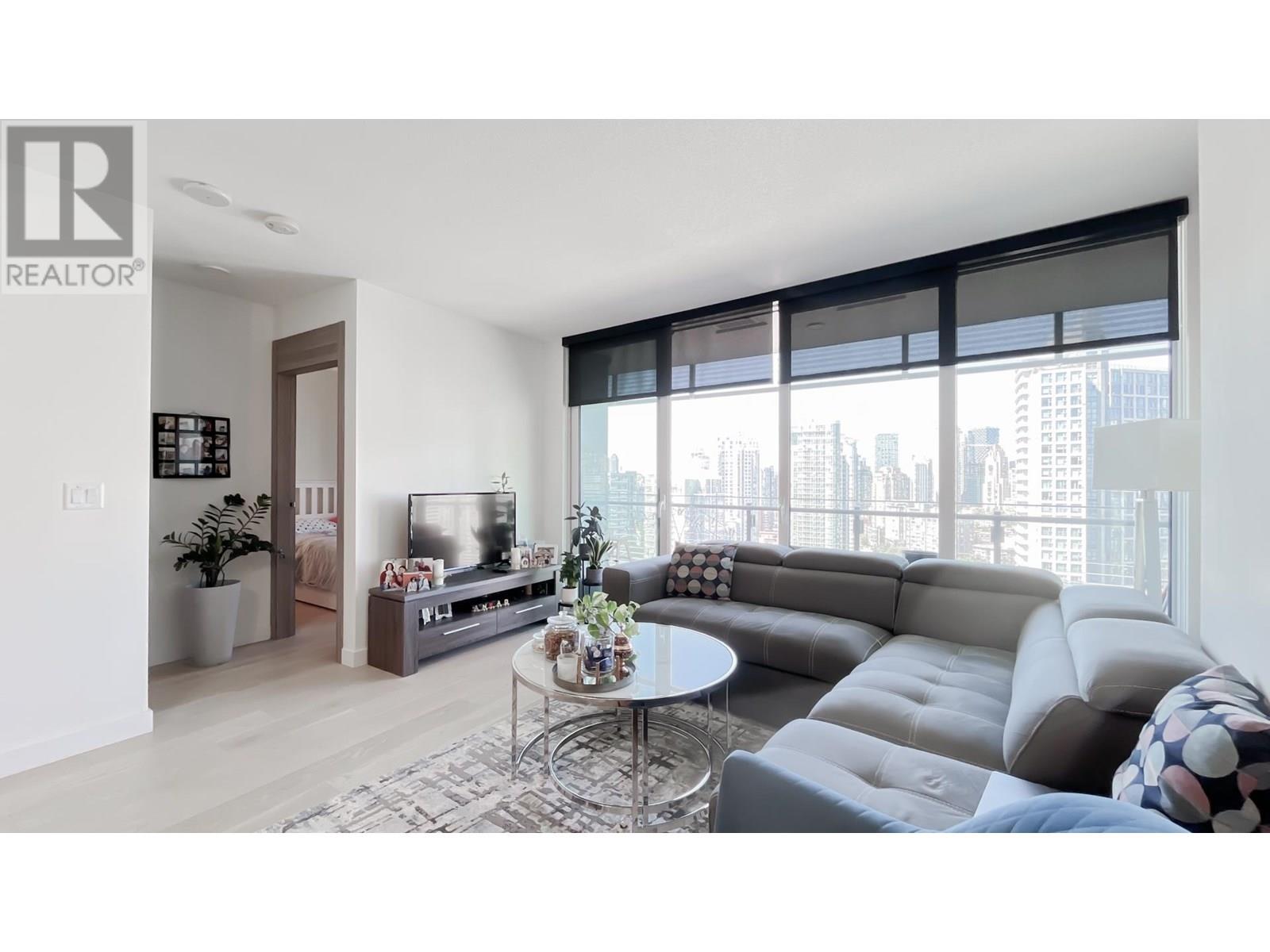 Photo 5 of 2220 89 Nelson Street, Vancouver BC