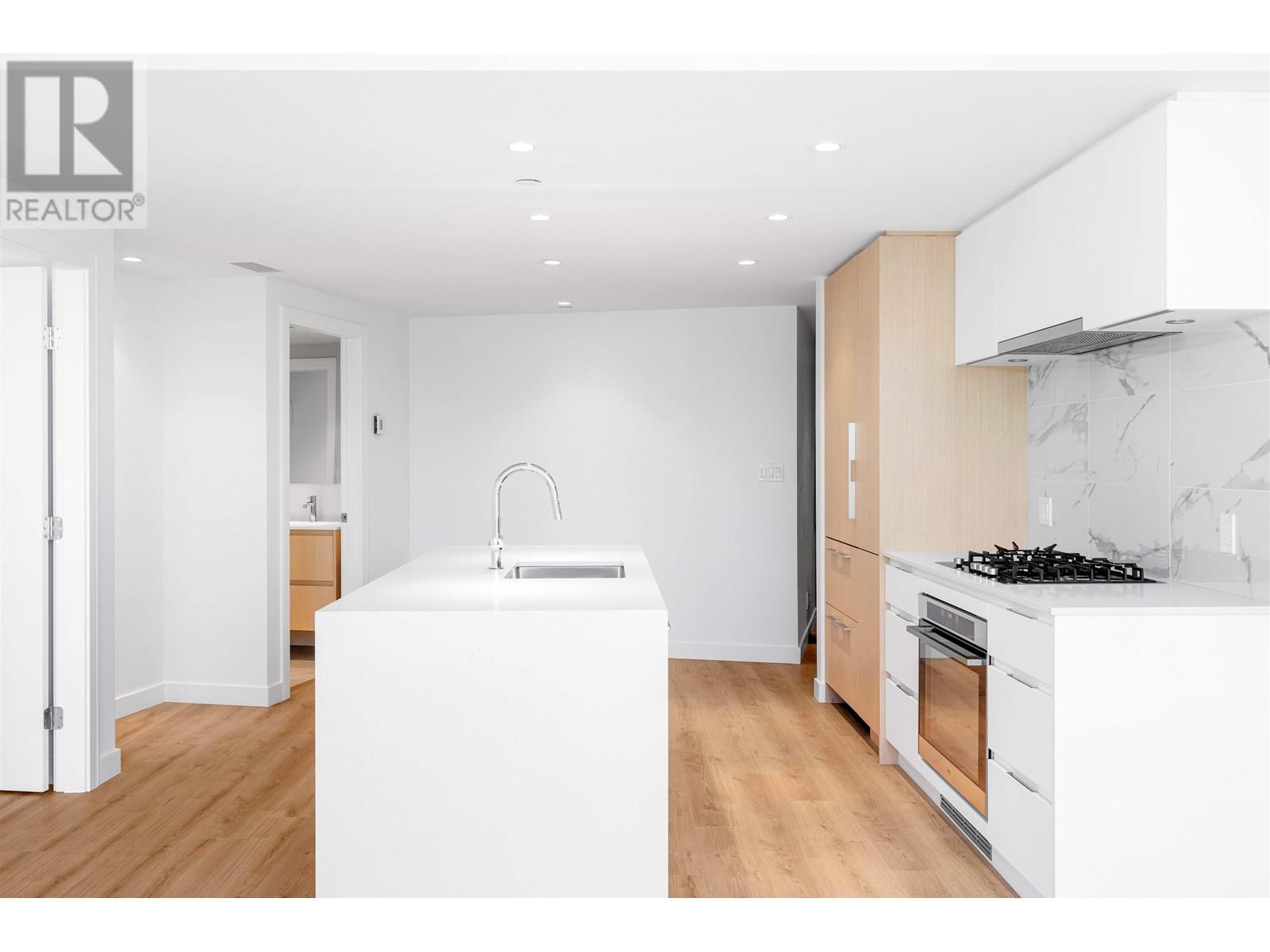 Photo 19 of 618 1500 Fern Street, North Vancouver BC