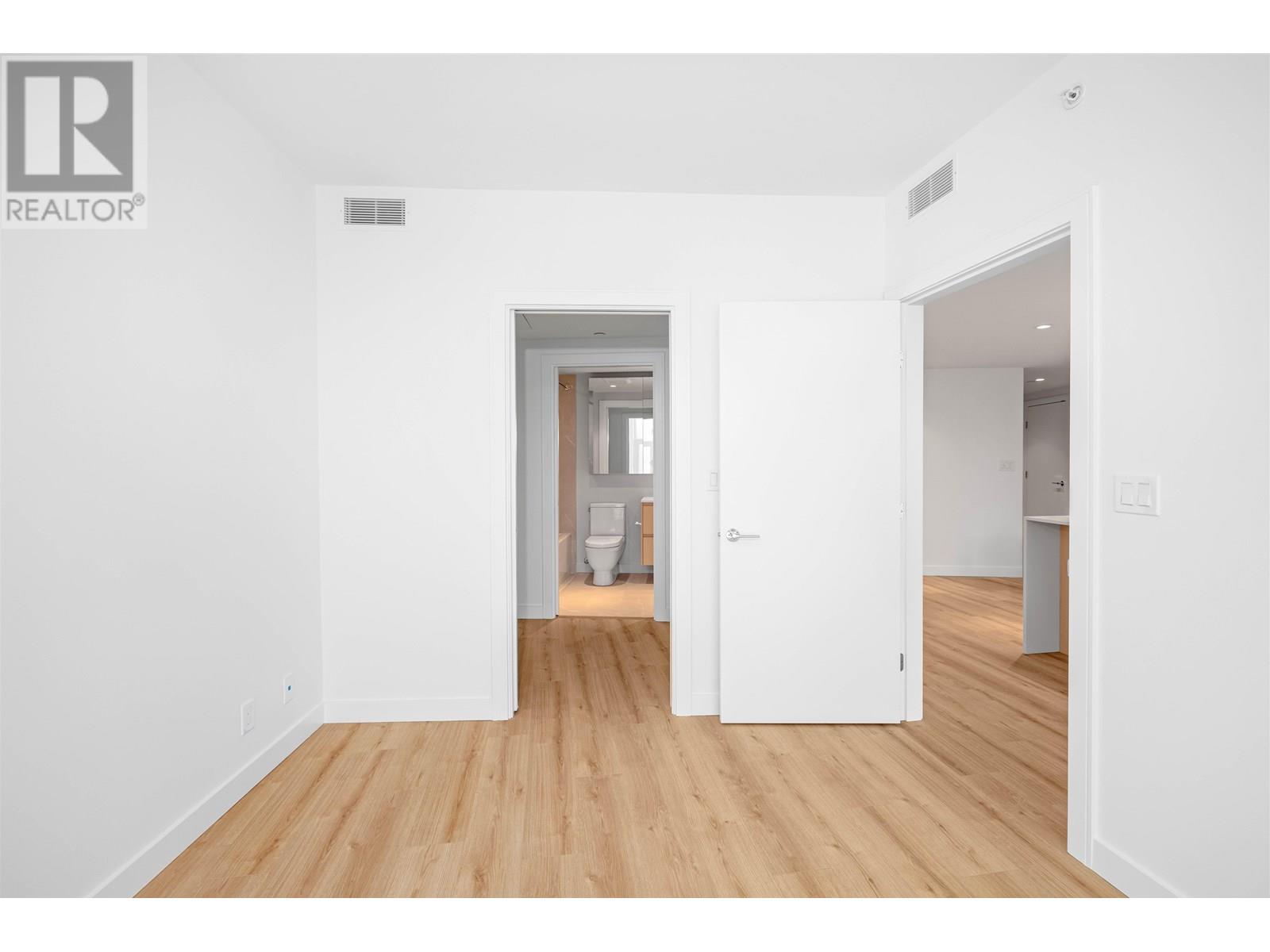 Photo 26 of 618 1500 Fern Street, North Vancouver BC