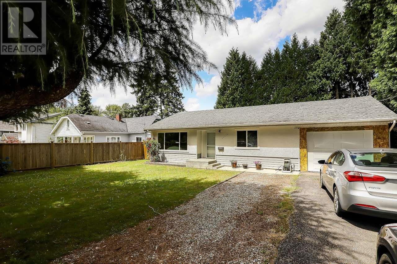 Photo 4 of 23979 118 Avenue, Maple Ridge BC