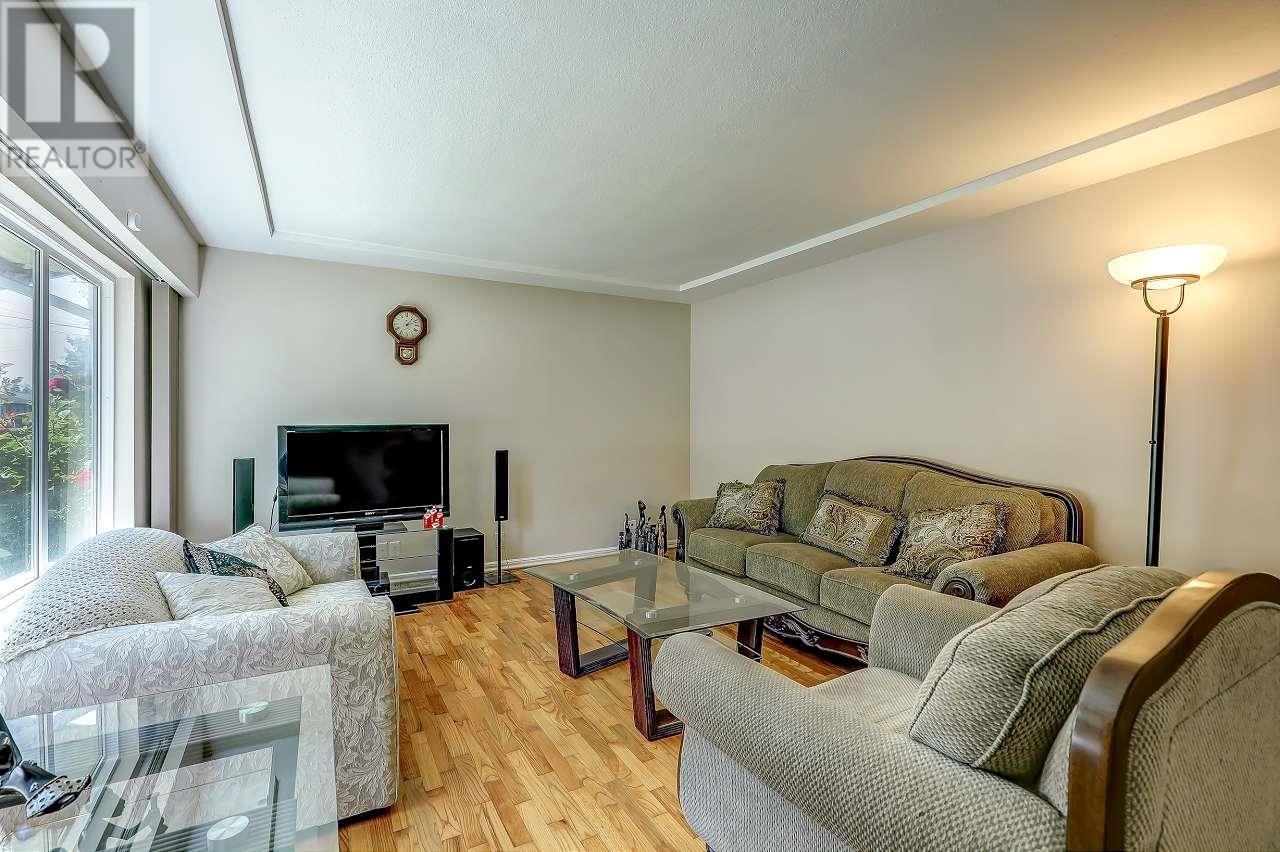 Photo 17 of 23979 118 Avenue, Maple Ridge BC