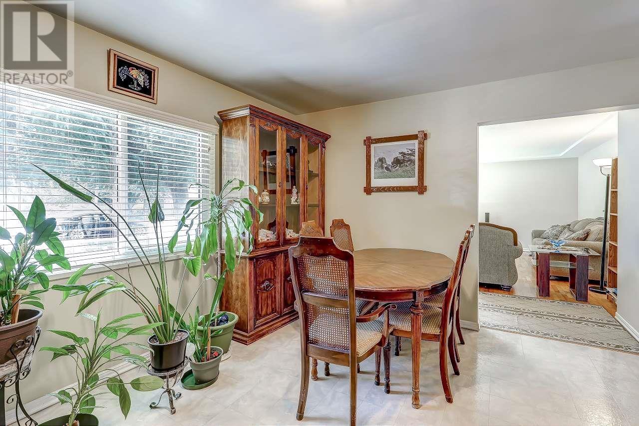 Photo 10 of 23979 118 Avenue, Maple Ridge BC