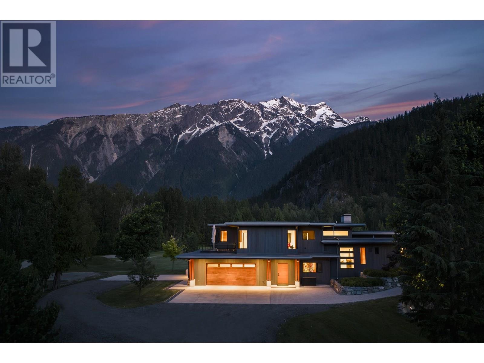 1500 SEA TO SKY HIGHWAY, Pemberton