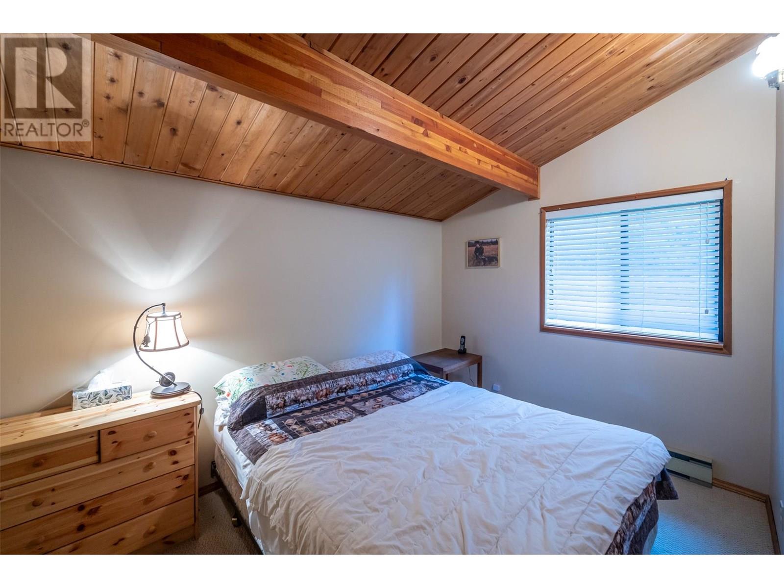 272 Link Lake Road, Princeton