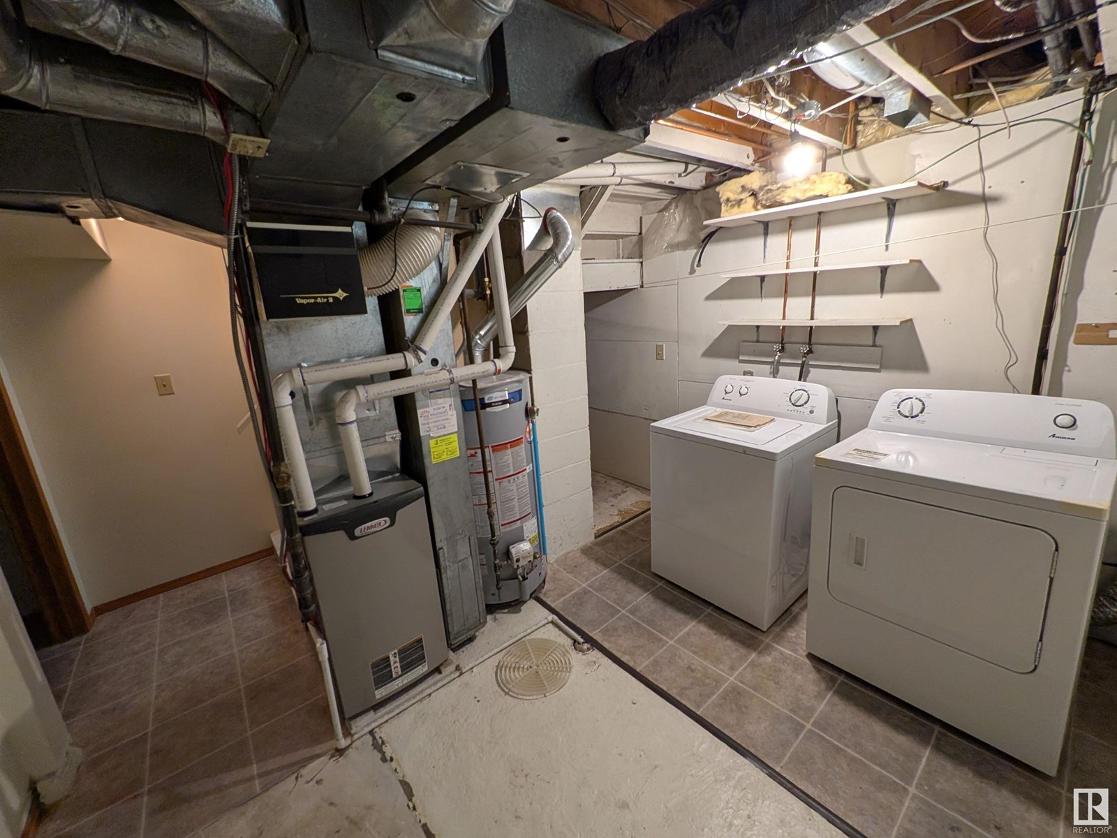 Photo 8 of 8315 81 Av Nw, Edmonton AB