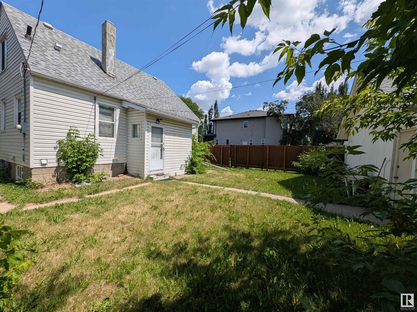 Photo 12 of 8315 81 Av Nw, Edmonton AB