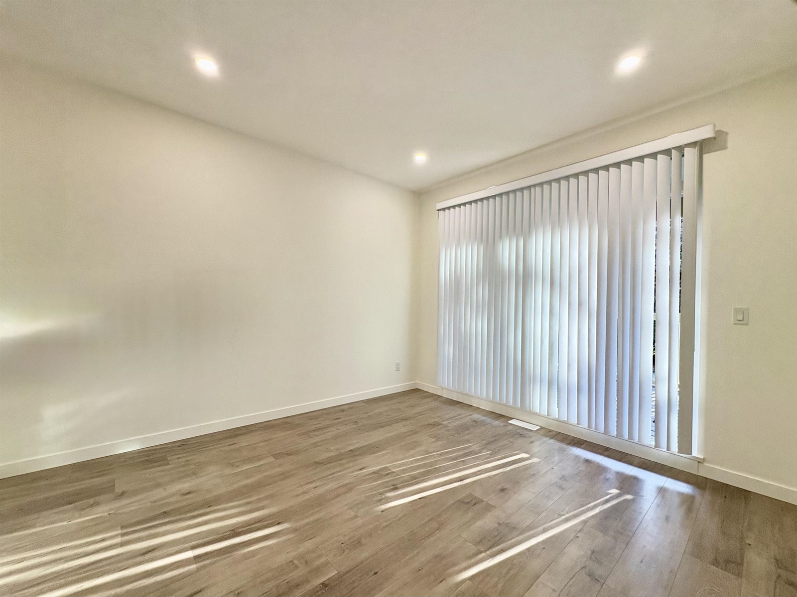 Photo 17 of 69 2678 King George Boulevard, Surrey BC