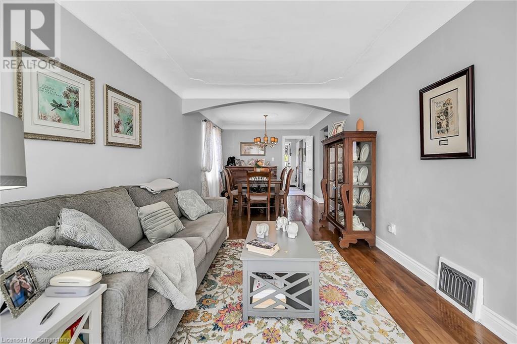 Photo 11 of 118 East 6th Street, Hamilton ON