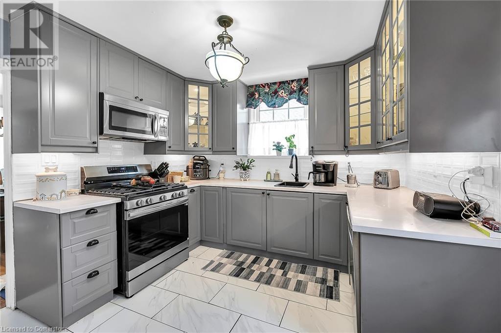 Photo 18 of 118 East 6th Street, Hamilton ON