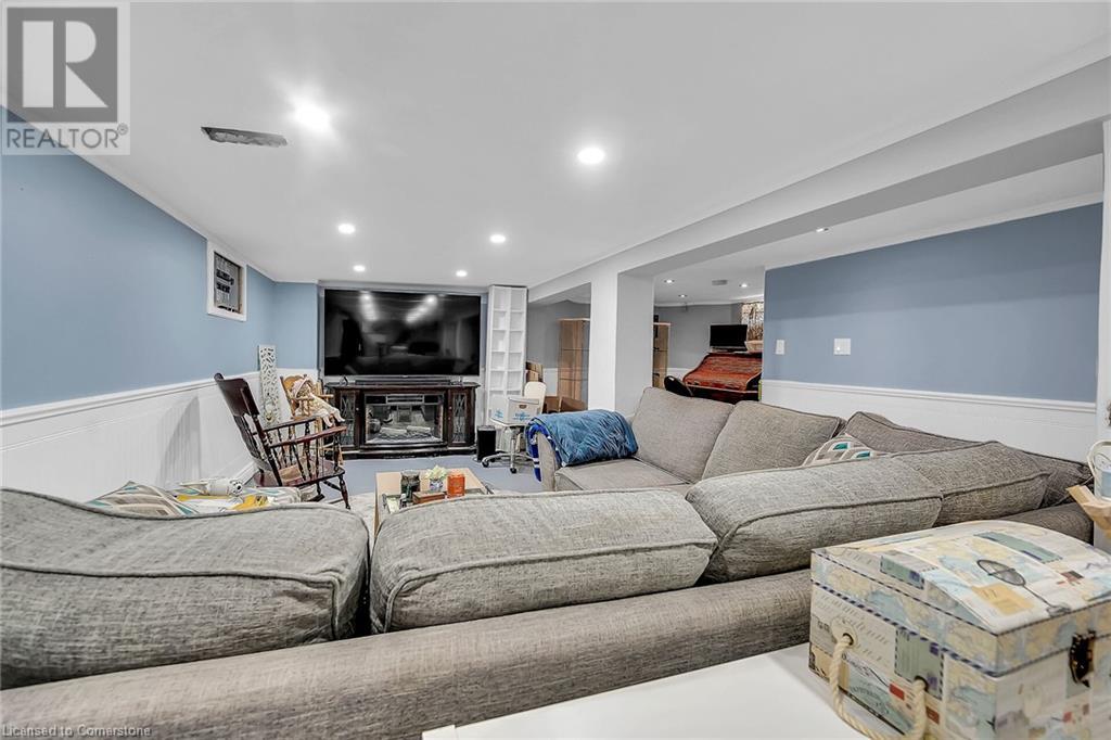 Photo 28 of 118 East 6th Street, Hamilton ON