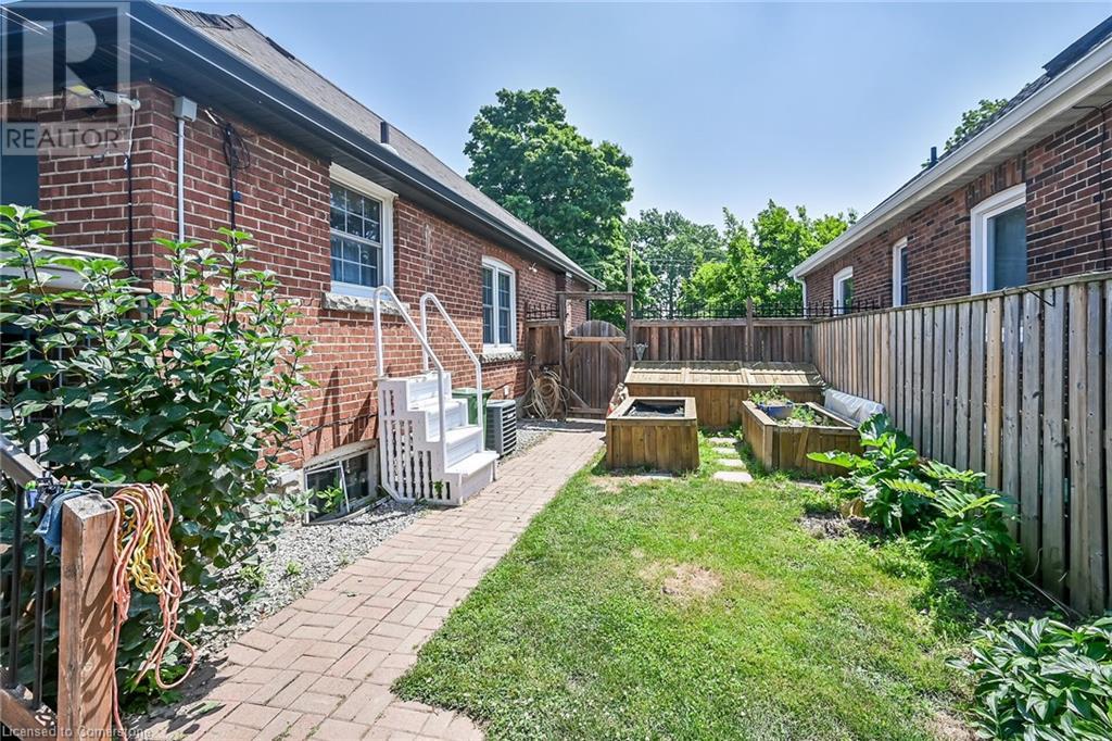 Photo 36 of 118 East 6th Street, Hamilton ON